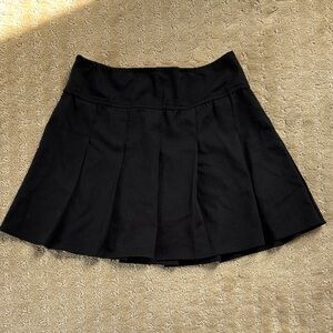 Hollister Ultra High-Rise Black Pleated Women's Skirt